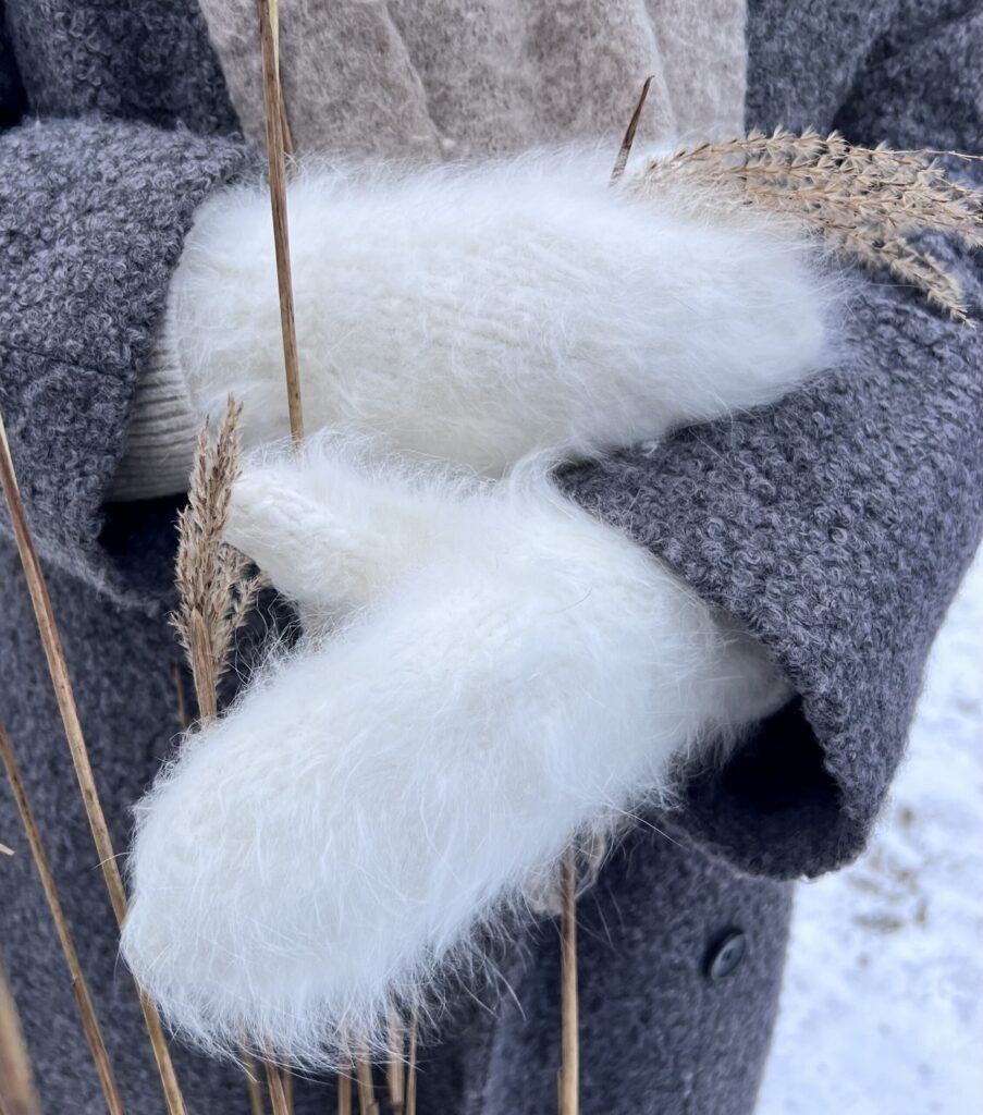 Naisten valkoiset angora - kanin turkis hanskat