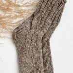 Luonnon lampaan - koiran villasukat KÄSITYÖLLÄ TEHDYT