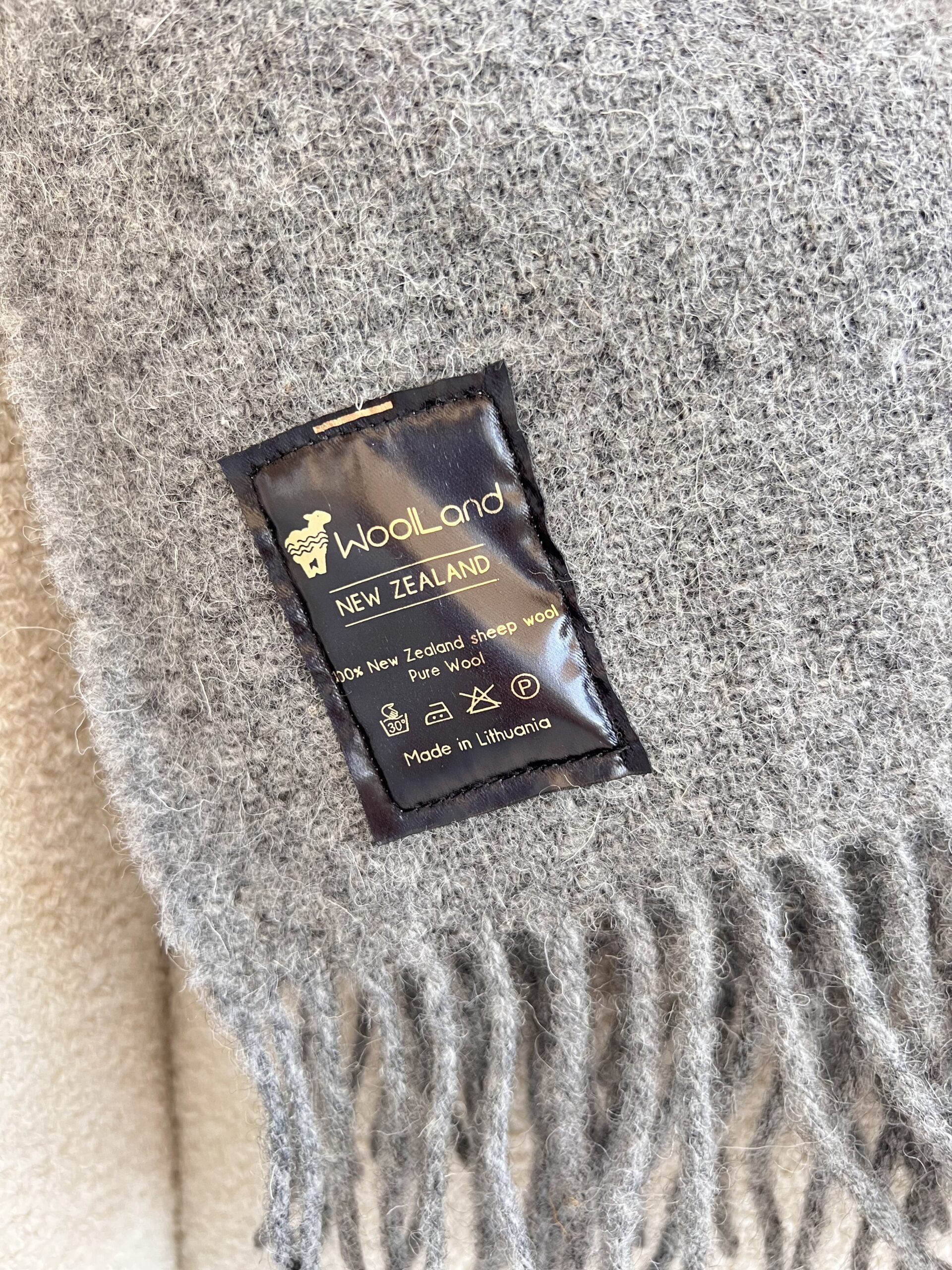 Woolland NEW ZEALAND Luxury 100% villaa Fleece Plaid GREY MOON (harmaa kuu)