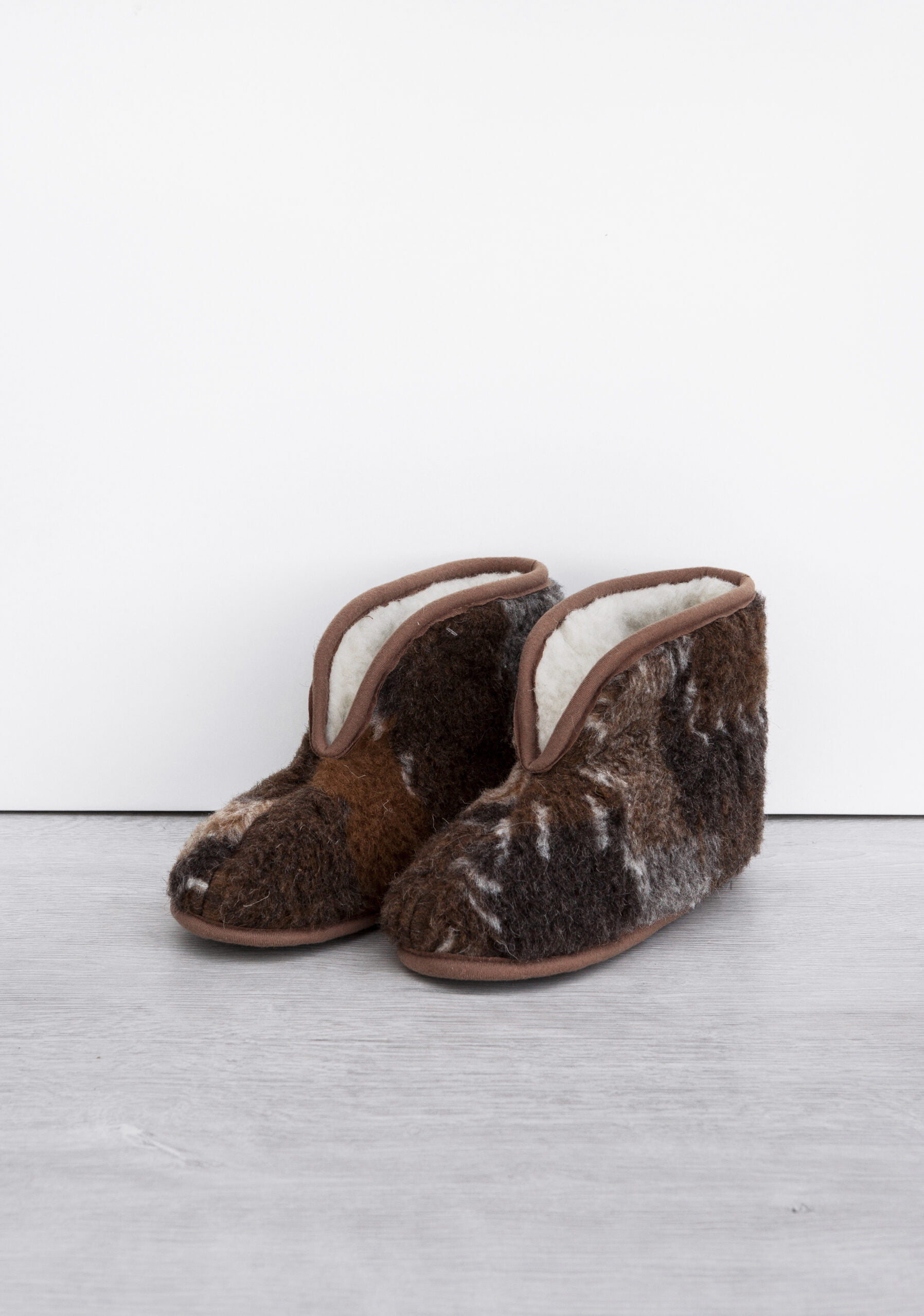 WOOLLANDO Luonnollinen merinovilla tossut BROWNIE
