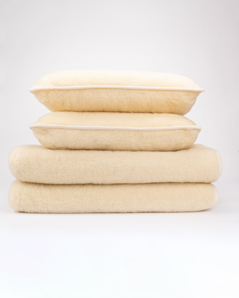 WoolLando luonnollinen 100 % merinovillainen lämmin vuodevaatesetti