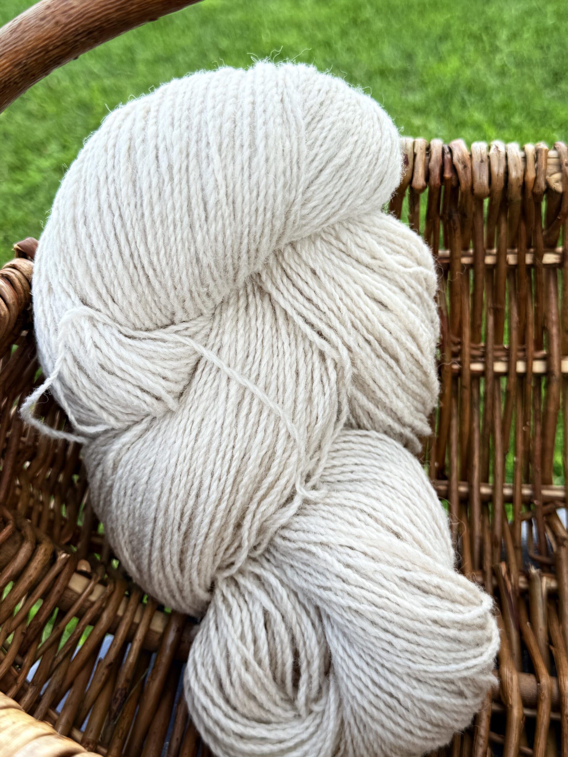 Uuden-Seelannin lampaanvillalanka 1 kg – KELTAVAHTAVA