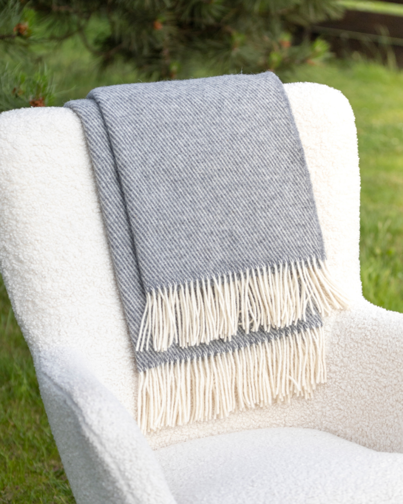 Woolland UUSI-SEELANTI Ylellinen 100 % Villaviltti KUVIOLLINEN HARMAA