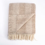 Woolland UUSI-SEELANTI Ylellinen 100 % Villaviltti HIEKANVÄRINEN