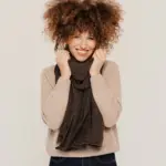 Lämmin huivi luonnonvillalla SNUG