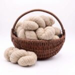 50% koiranvilla / 50% lampaanvillalanka 1 kg – LIGHT YELLOWISH, WoolLando