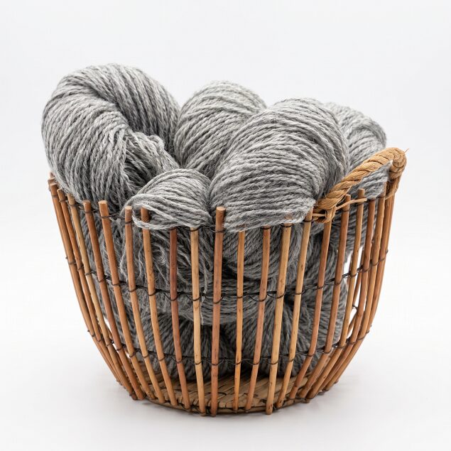 60% Siperian husky koiranvilla, 40% lampaanvilla 1 kg – HARMAA, WoolLando