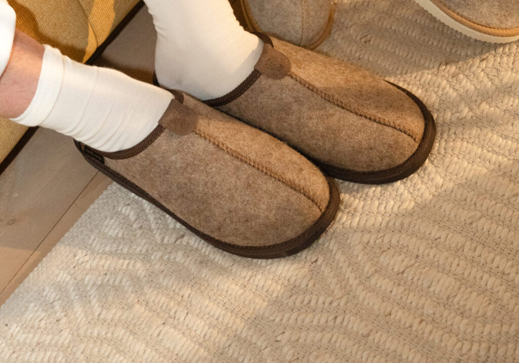 Ruskeat huopatossut SAND, WoolLando