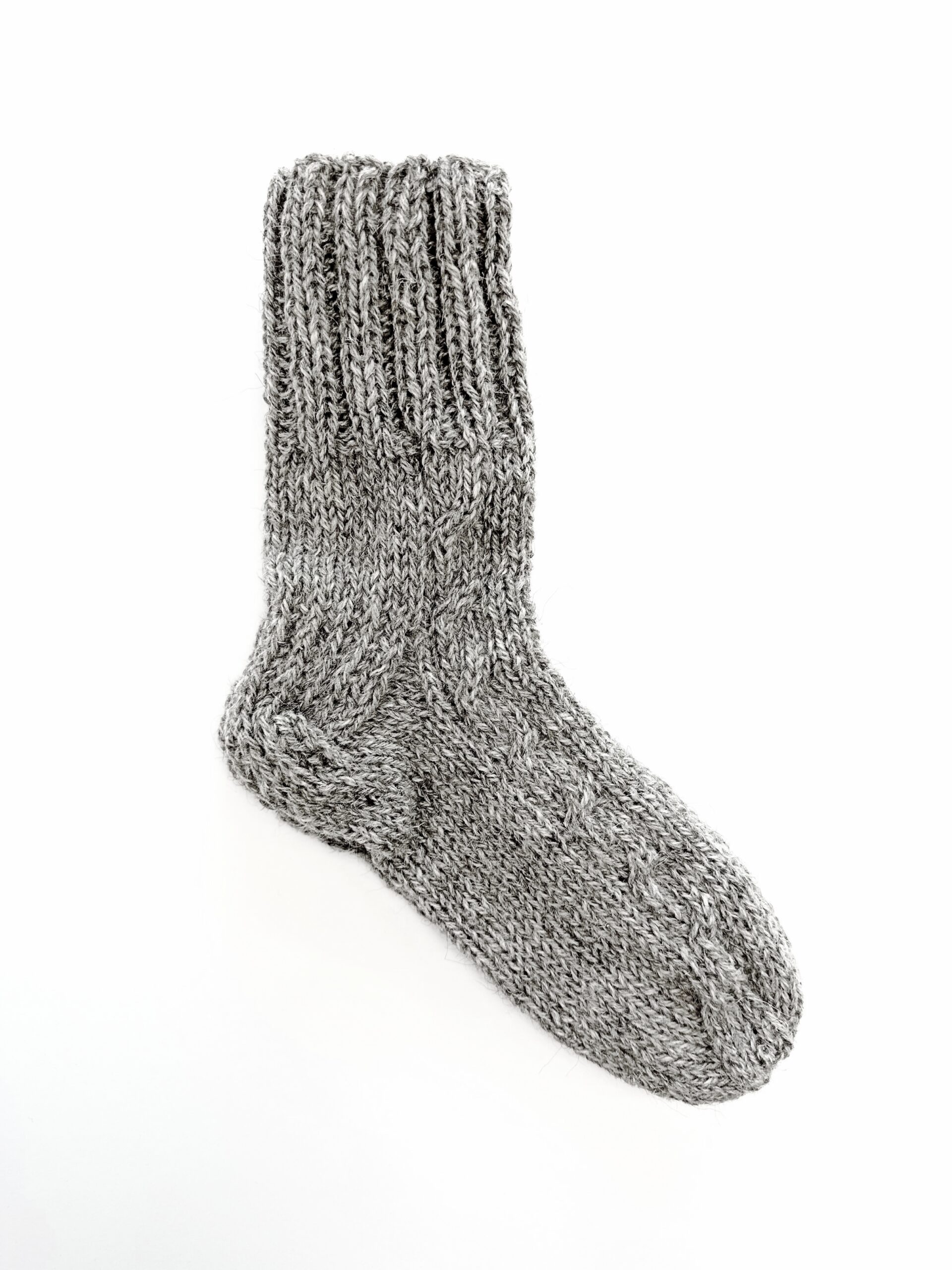 Käsintehdyt lampaanvilla- ja koiranvillasukat EMBER, WoolLando