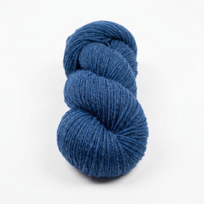 Lampaanvillalanka 1 kg – TUMMANSININEN, WoolLando