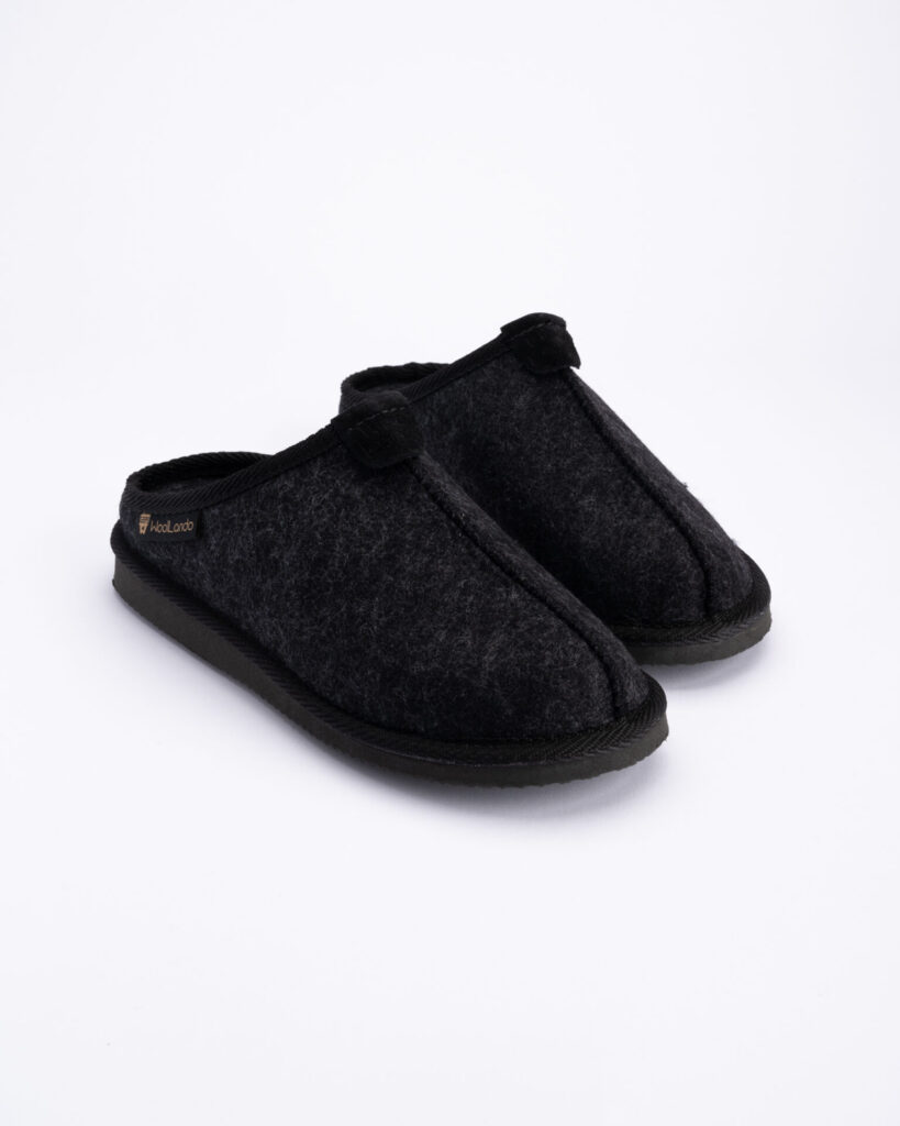 Mustat huovutetut huopatossut CARBON, WoolLando
