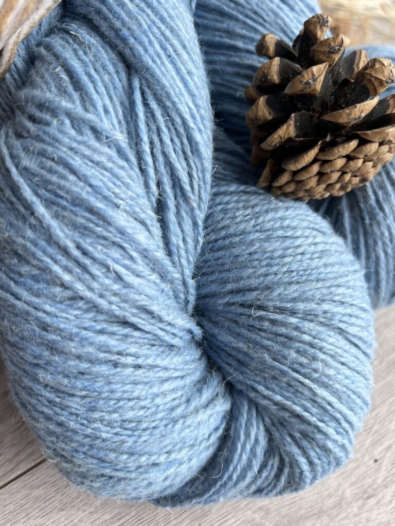 Lampaanvillalanka 1 kg – VAALEANSININEN, WoolLando