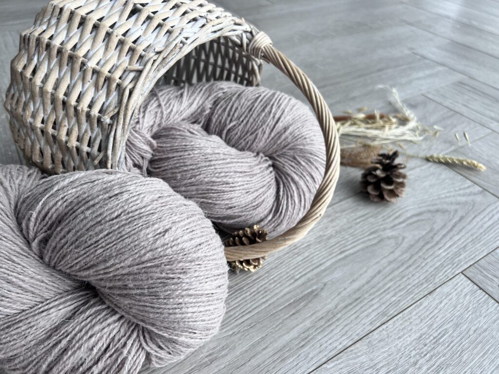 Lampaanvillalanka 1 kg – RUSKEHTAVA, WoolLando