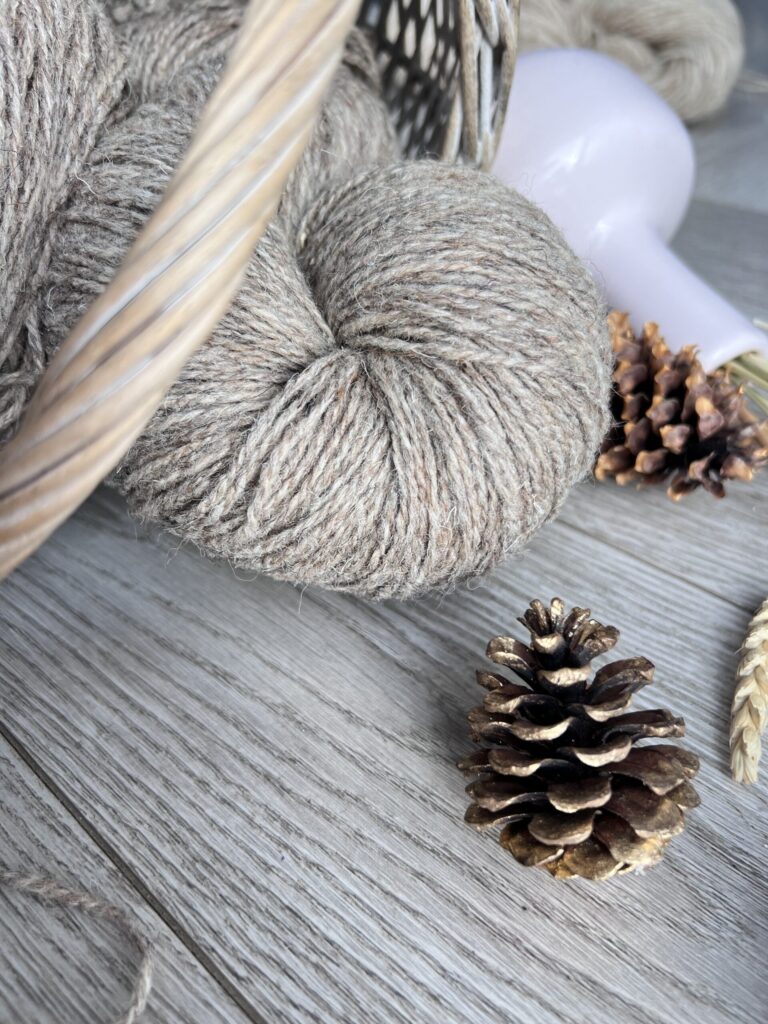 50% lampaanvilla, 50% koiranvillalanka 1 kg – RUSKEA, WoolLando