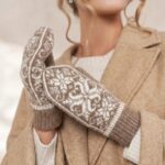 Naisten ruskeat merinovillalappaset SNOWFLAKES, WoolLando