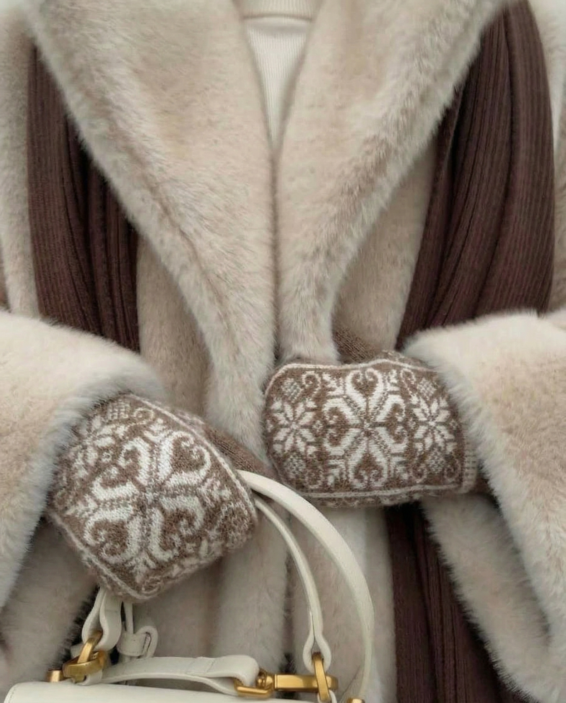 Naisten ruskeat merinovillalappaset SNOWFLAKES, WoolLando