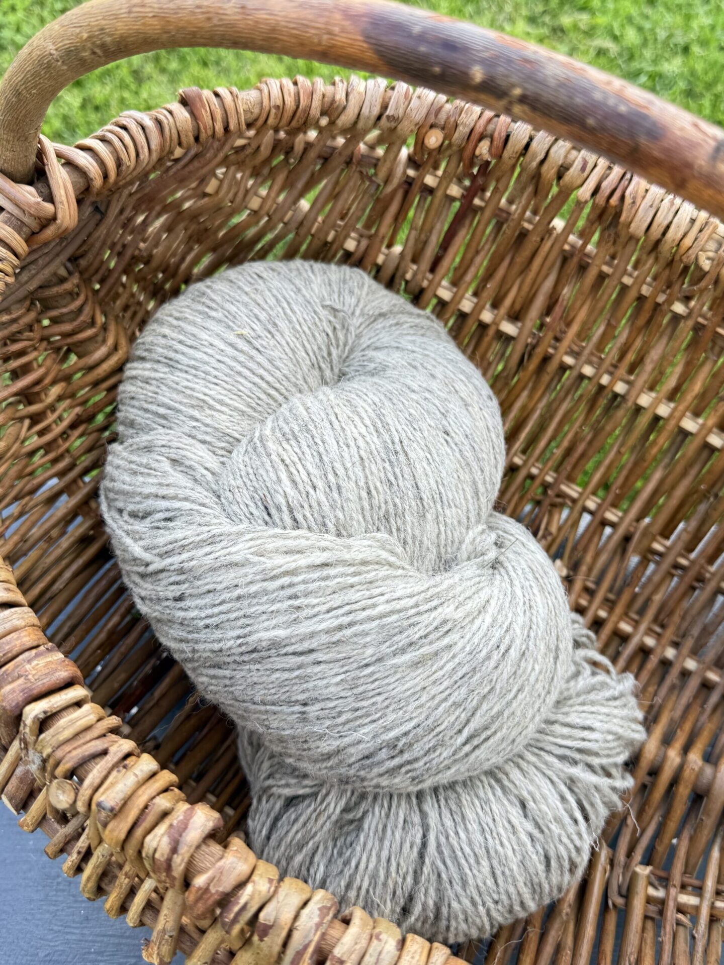 50% koiranvilla / 50% lampaanvillalanka 1 kg – LIGHT GREY, WoolLando