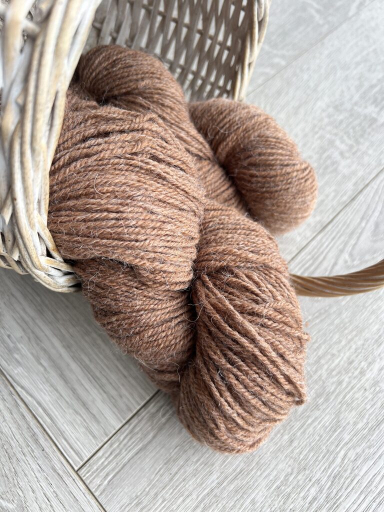 Alpakanvillalanka 100 g – RUSKEHTAVA, WoolLando