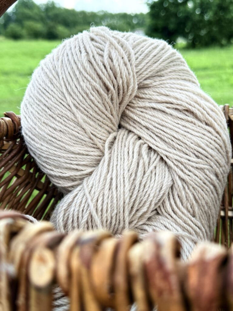 Uuden-Seelannin lampaanvillalanka 1 kg – LIGHT BROWN, WoolLando