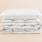 Allergiaystävällinen monikäyttöinen puuvillainen peitto- ja tyynysetti CLASSIC 350 g/m²