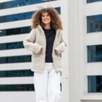 Kermanvärinen karitsan villahuppujakku ZOYA, Zaffiro