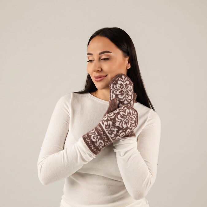 Naisten merinovillalapaset BROWN SNOWFLAKE, WoolLando